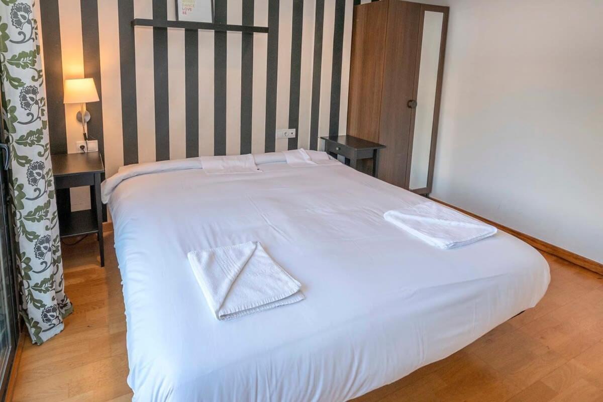 Modern And Bright In Eixample 3-1 Appartamento Barcellona